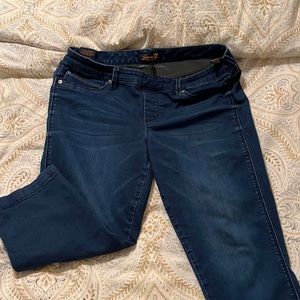 Seven7 Capri Stretchy Jean - pull on. No zip/button Sz 14 Great feel super comfy